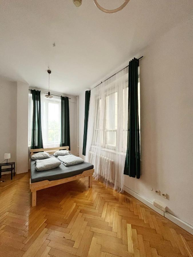 Nice View Rooms In Old Town Krakow Exterior photo